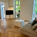 Hideaway Courtyard Appartement *