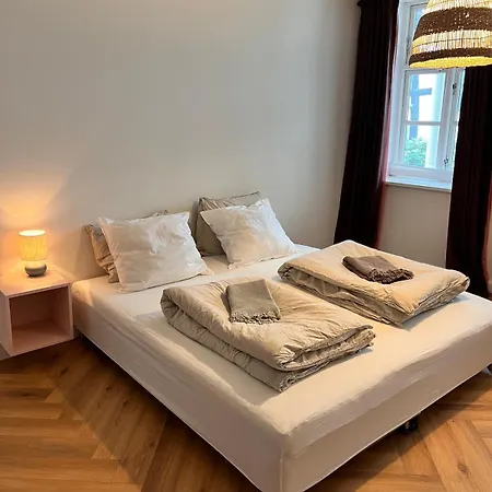 Hideaway Courtyard *