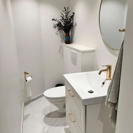 Hideaway Courtyard *