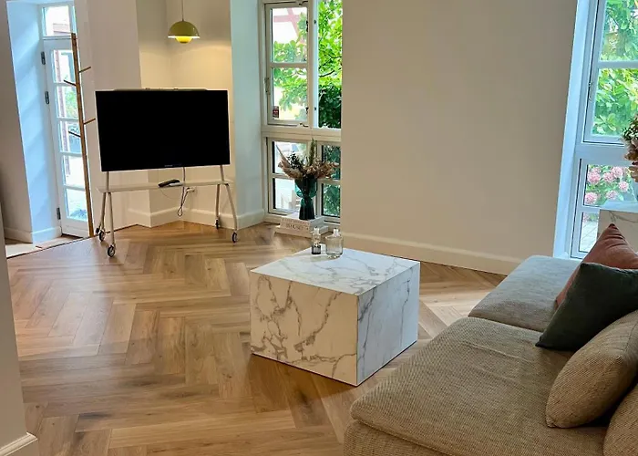 Hideaway Courtyard Lägenhet *