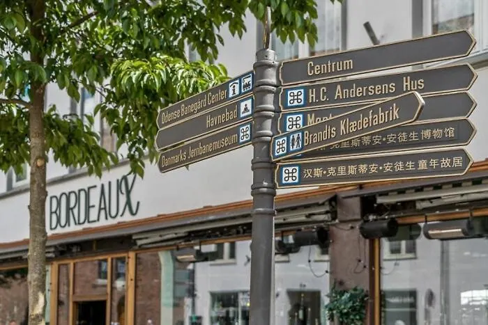 Hideaway Courtyard Апартаменты Оденсе